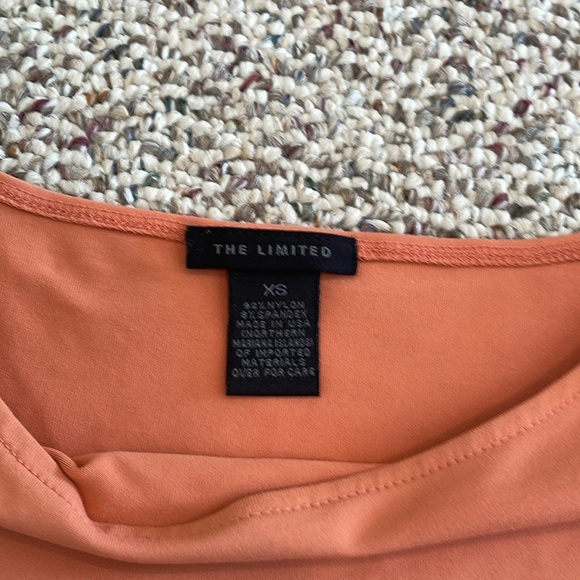 The Limited Salmon Stretchy Top. EUC - Picture 4 of 5